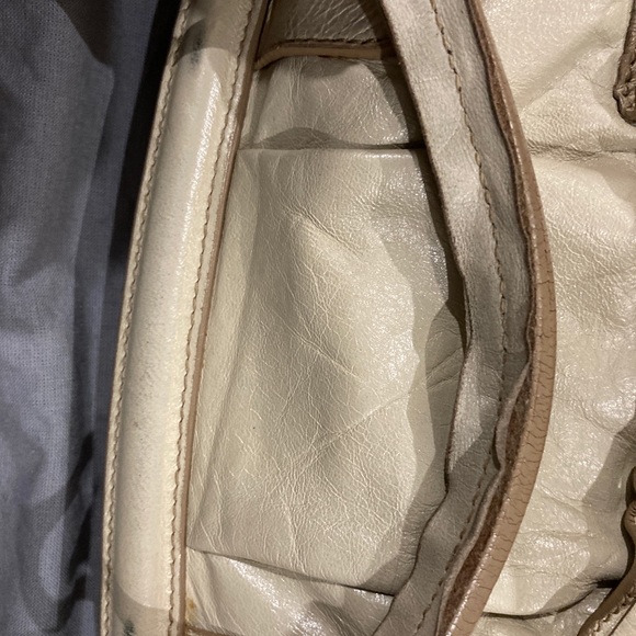 Authentic Miu Miu Dream Cream Mid Size Shiny Bag - Picture 8 of 10